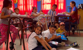El 97,6% de los niños y adolescentes va a la escuela en Argentina