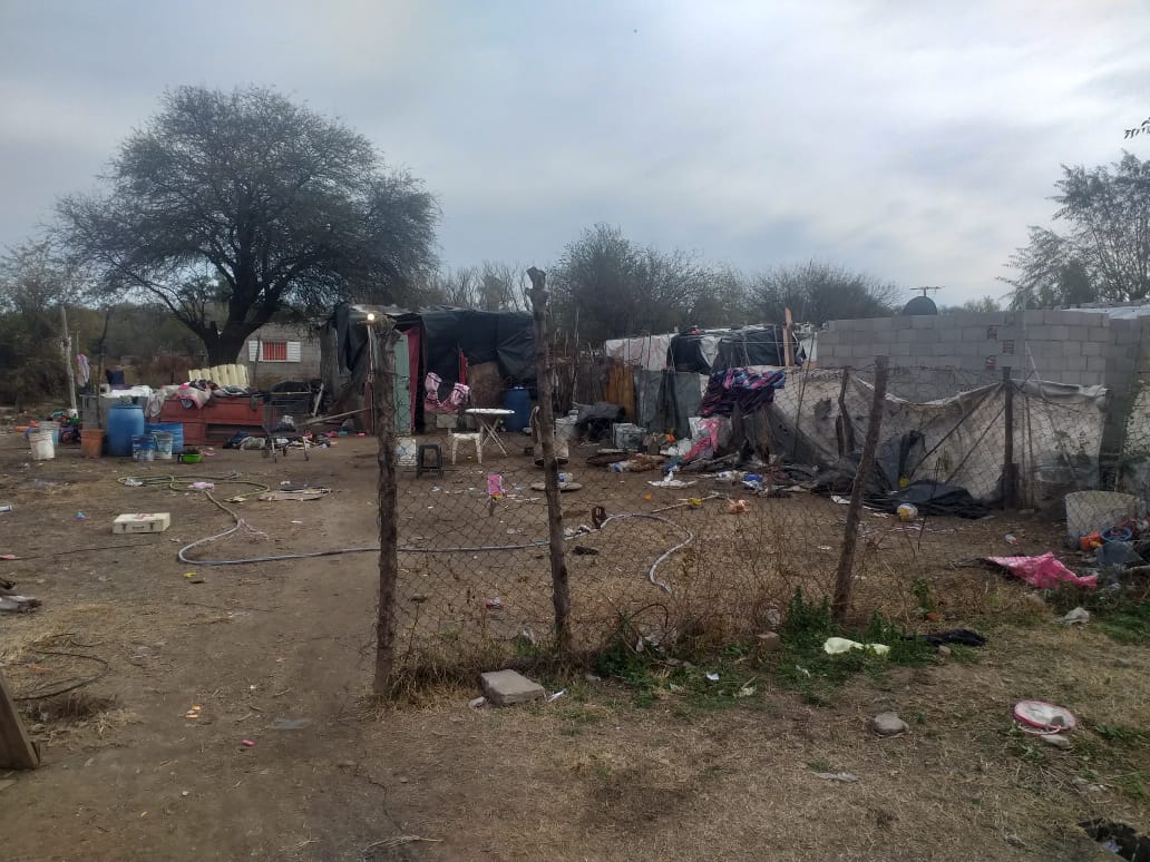 En este momento estás viendo Una familia del barrio San José vive en condiciones muy precarias y necesita ayuda