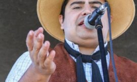 Gustavo Andrade celebró el Día del Payador con versos y humor en el progama “Viva la Mañana”