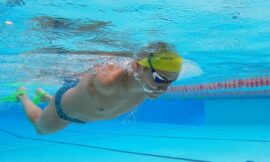 Un joven nadador pide apoyo para representar a la provincia en los Juegos Paralímpicos JADAR