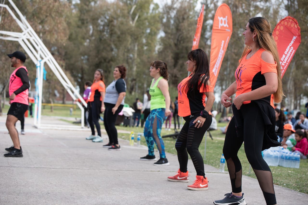 En este momento estás viendo “Zumbeando con la Comunidad”: una propuesta para calentar el cuerpo ante la llegada del invierno