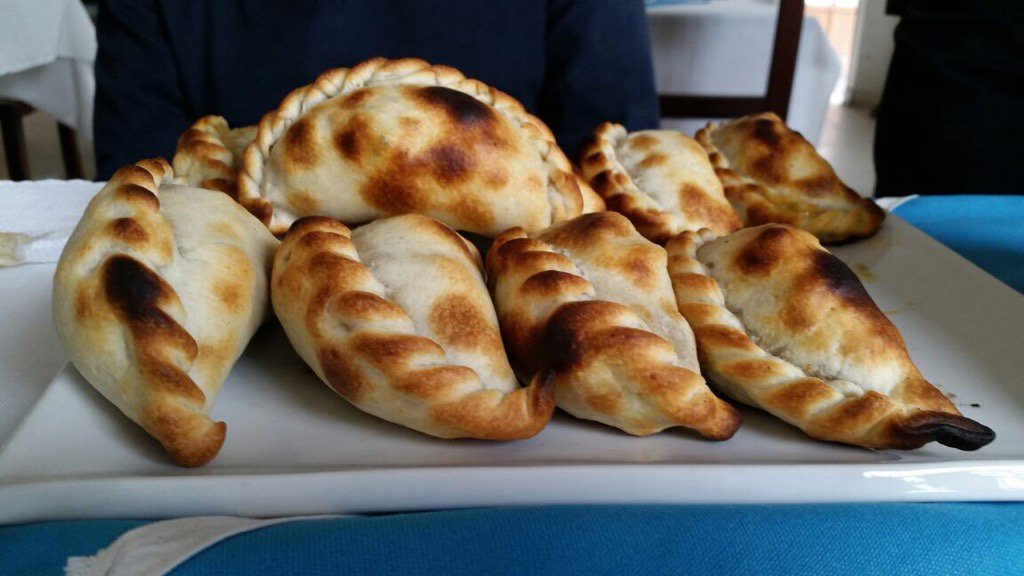 Lee más sobre el artículo El secreto de la verdadera empanada tucumana: charla exclusiva con la campeona María Cuello