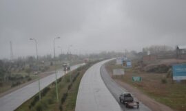 La semana comienza con lloviznas, niebla matutina y frío