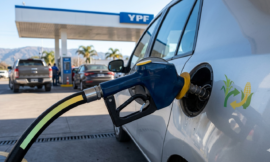 Combustibles: el Gobierno autoriza un 15% de bioetanol para contener el precio de las naftas