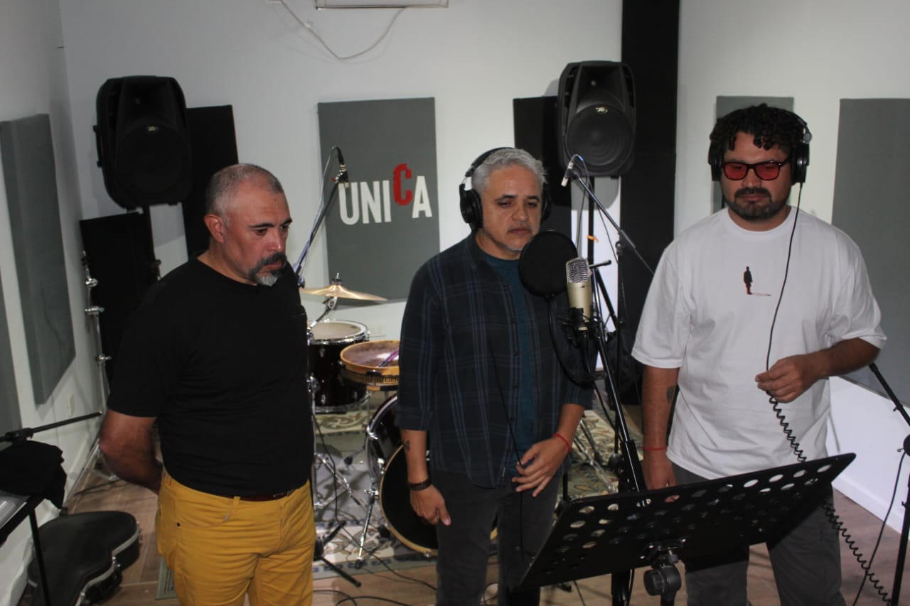 Lee más sobre el artículo Juglares Folk y Algarroba.COM: una colaboración que realza el folclore de la provincia