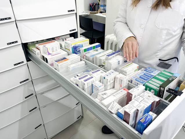 Lee más sobre el artículo Diez medicamentos serán de venta libre y podrían perder cobertura de obras sociales