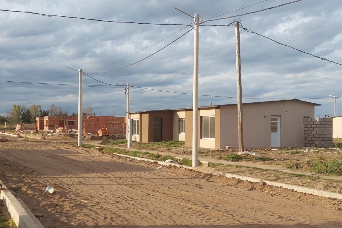En este momento estás viendo Construcción de viviendas en Villa Mercedes avanza a paso firme: 360 Familias recibirán su hogar en diciembre