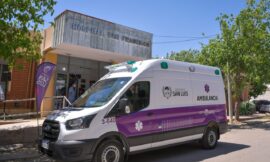 Salud pública reforzada: El gobierno de San Luis entrega 10 nuevas ambulancias para el interior provincial