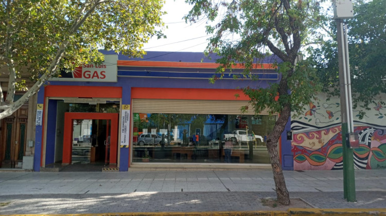 En este momento estás viendo Energía San Luis repara fuga de gas en caño sobre el río San Luis