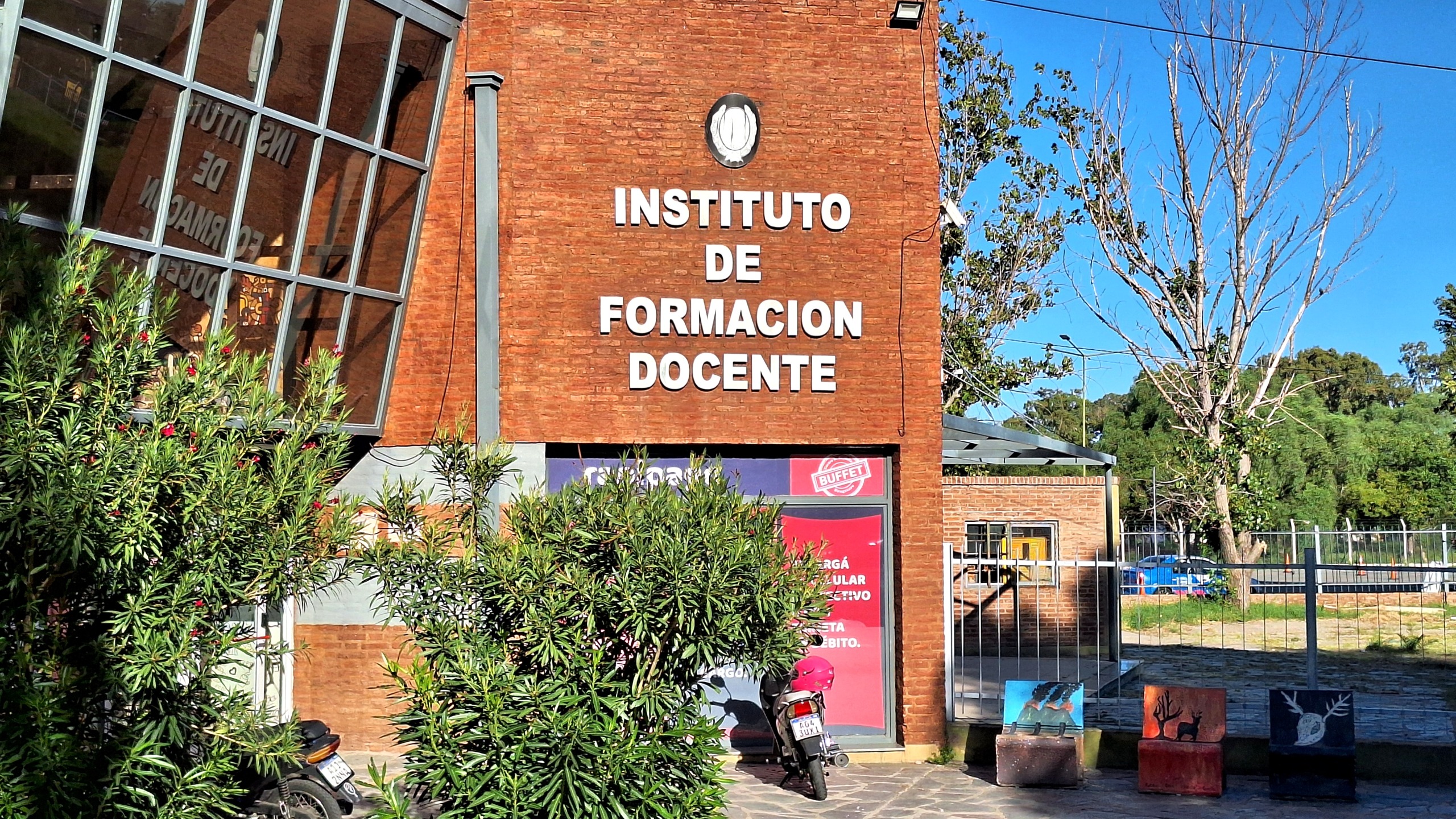 En este momento estás viendo Docentes y personal de apoyo del IFDC de San Luis exigen una recomposición salarial