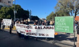Docentes del IFDC realizaron una clase pública para visibilizar la precarización de los salarios