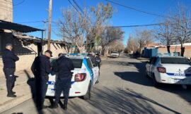 Un delincuente entró a robar a una casa y fue atrapado por los propietarios