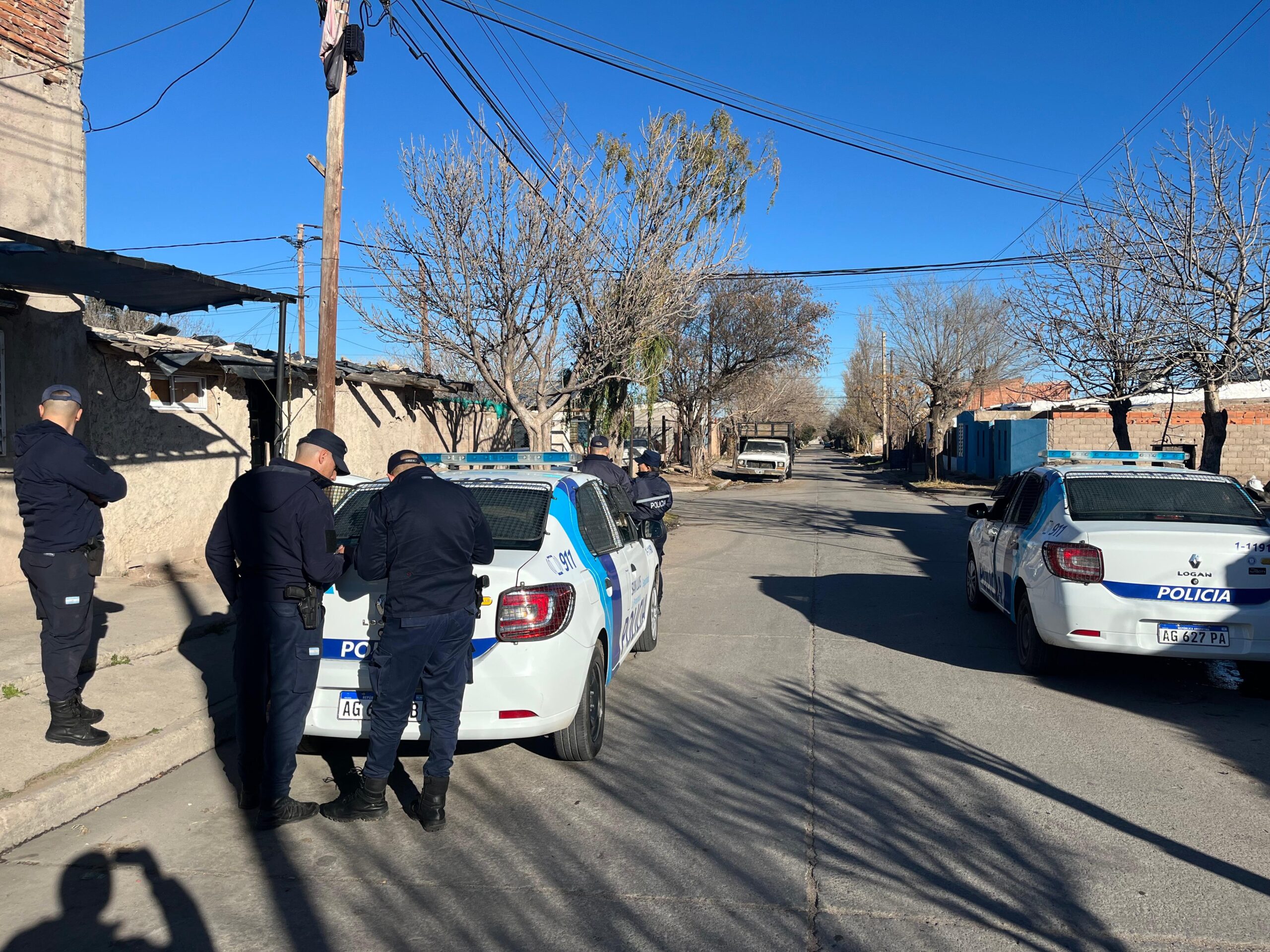 En este momento estás viendo Un delincuente entró a robar a una casa y fue atrapado por los propietarios