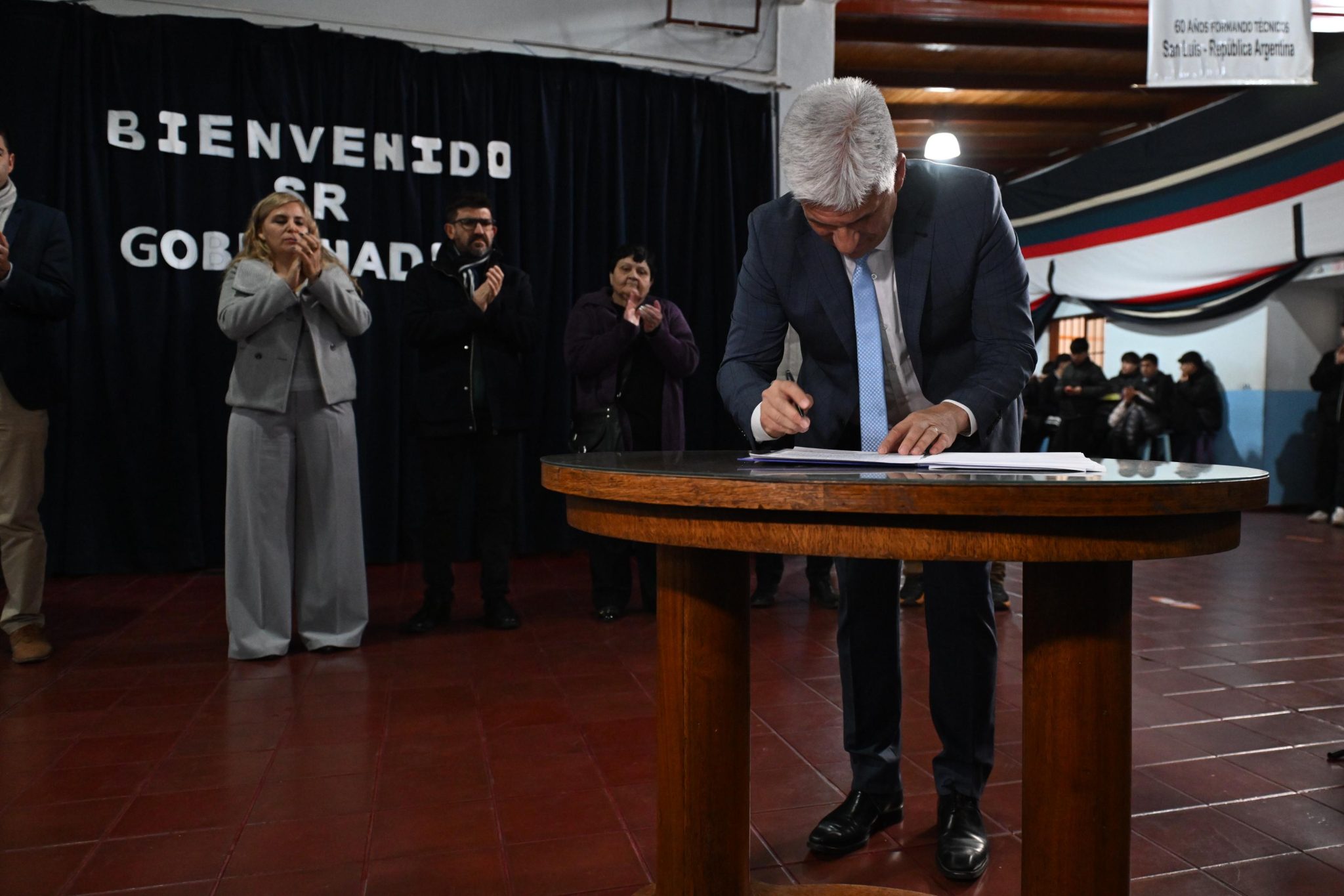 En este momento estás viendo Poggi firma el inicio de obras clave en la Escuela Técnica Fray Luis Beltrán