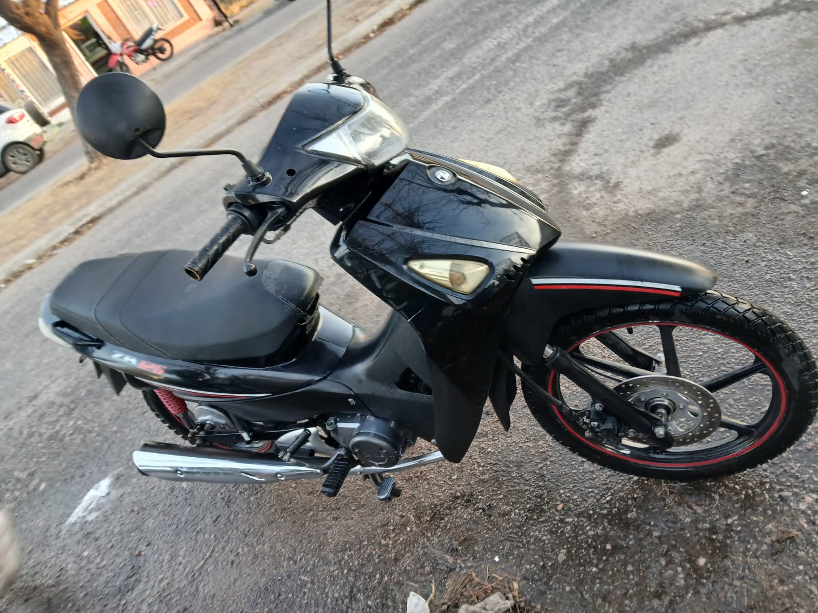 Lee más sobre el artículo San Luis: un hombre pide ayuda para recuperar la moto que le robaron