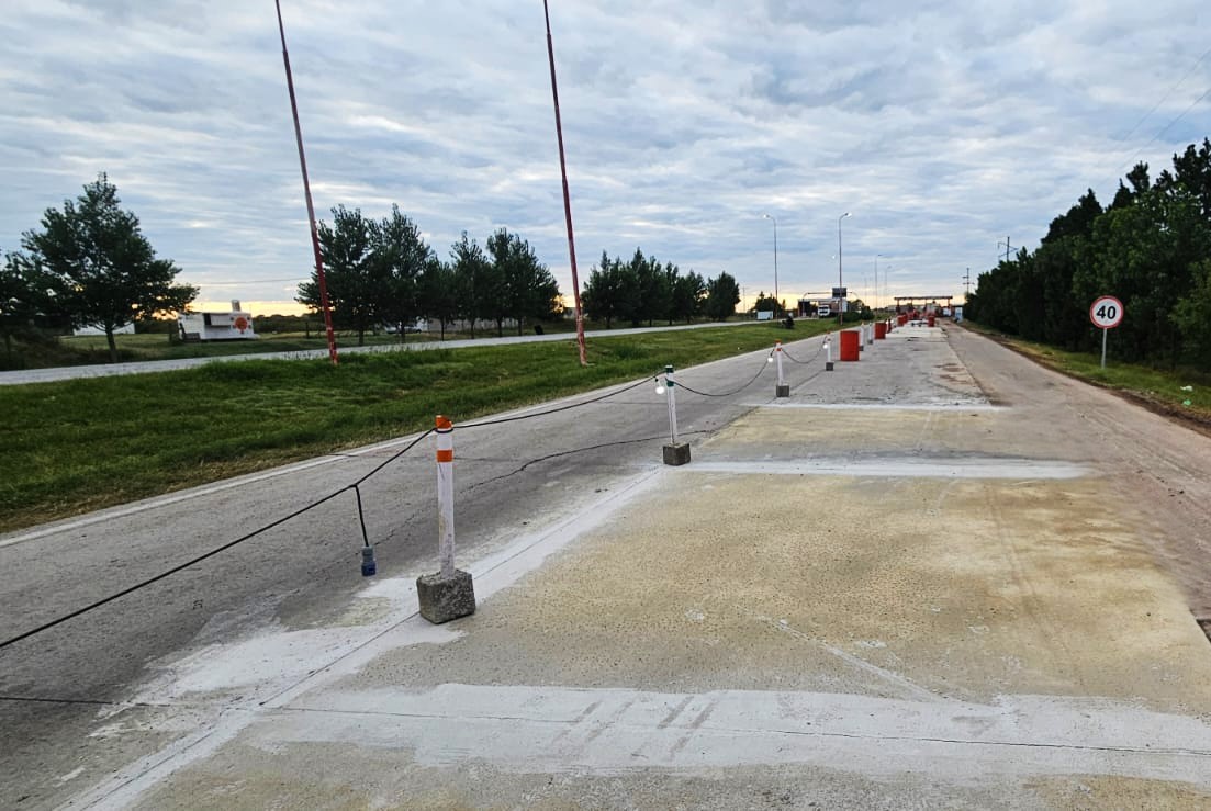 Lee más sobre el artículo Reparación de losas en la Autopista de las Serranías Puntanas en el kilómetro 658 hacia Córdoba