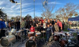 Anticipo del gran encuentro de bateristas en la Plaza San Martín: se preparan para hacer vibrar la Calle Angosta