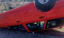 Un automóvil volcó en la Autopista de las Serranías Puntanas: una mujer y su hijo resultaron ilesos