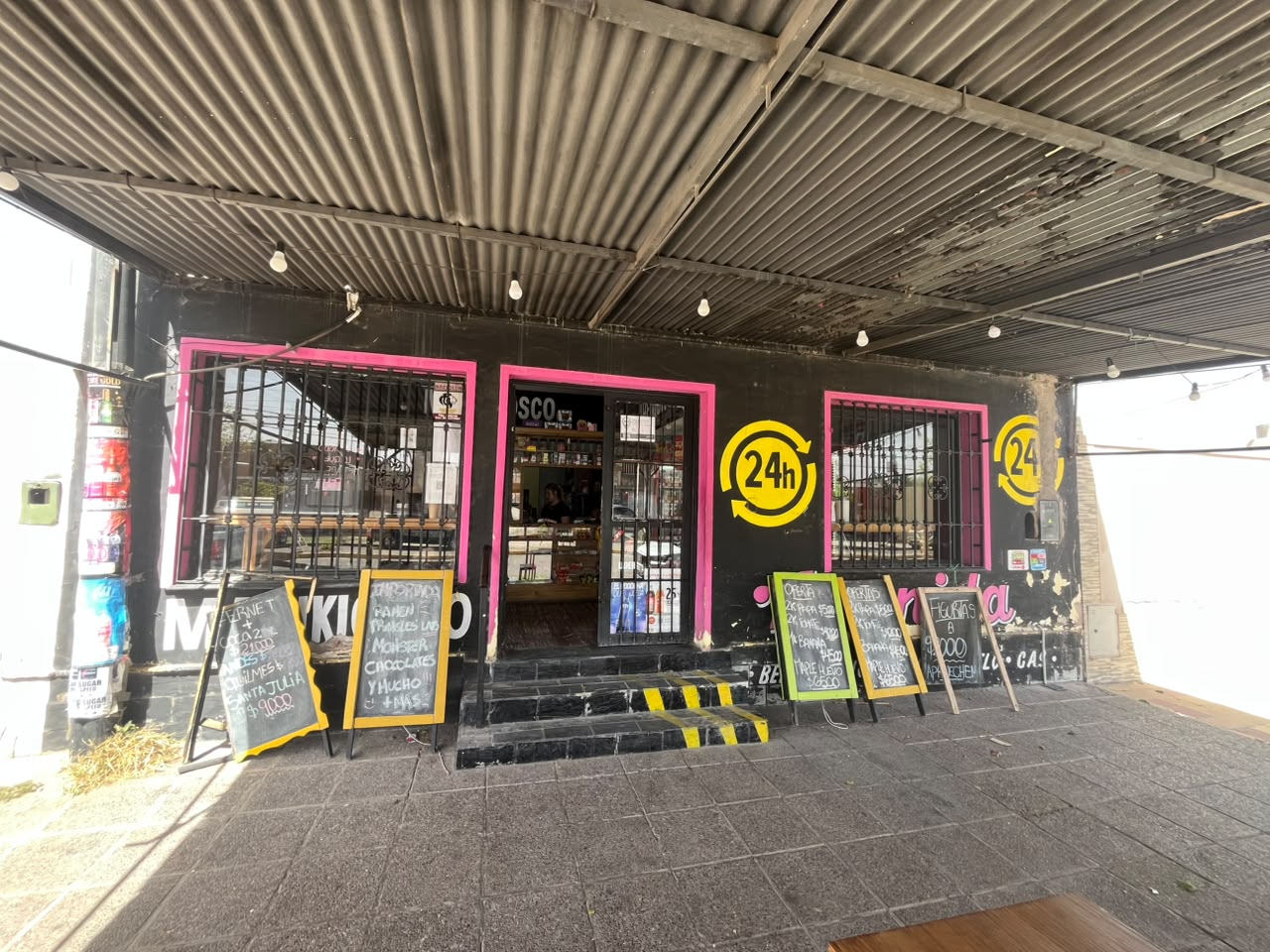 En este momento estás viendo Asaltaron a mano armada un comercio en San Luis y detuvieron a dos sospechosos tras una persecución