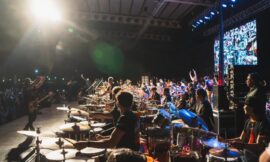 84 bateristas hicieron vibrar la Calle Angosta en un encuentro inédito