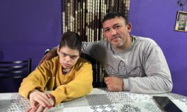 Vicky tiene 16 años, necesita viajar a Buenos Aires para tratar su hidrocefalia y su familia pide ayuda