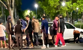 Villa Mercedes: dos jóvenes heridos tras chocar contra un auto estacionado mientras hacían ‘willy’ en el barrio 828