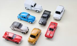 Una colección de 930 autitos rinde homenaje a un padre y promueve la solidaridad