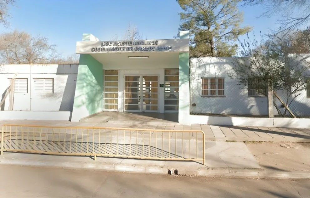 Lee más sobre el artículo Una escuela de Villa Mercedes marca tendencia: adiós al celular en las aulas